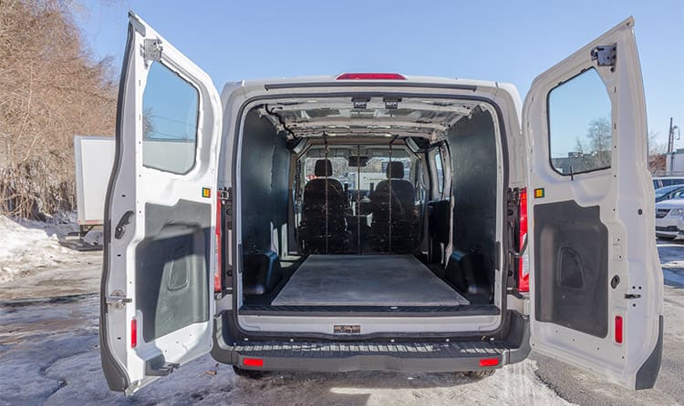 Une fourgonnette spéciale pour vos marchandises Cameroun – Congo 🚚